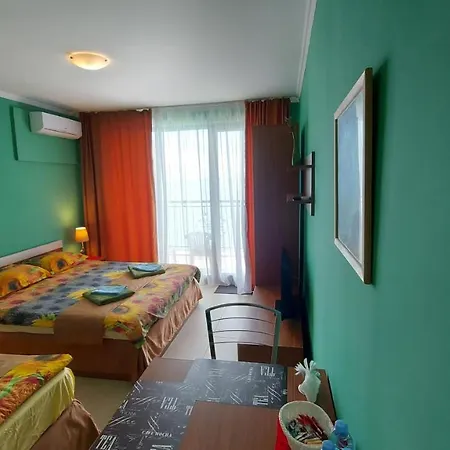 Apartment Akrotiria *