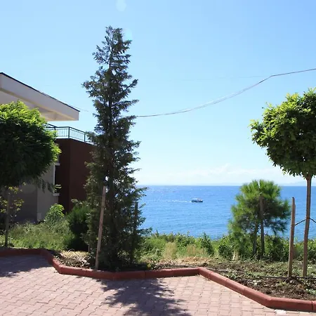 Apartment Akrotiria